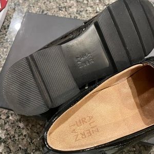 Naturalizer 9.5 in great condition patent leather
